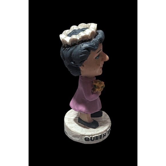 Queen Elizabeth II Mini Figure - Picture 3 of 16